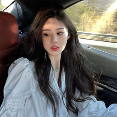港台老牌艺人深夜密会神秘女子，评论区沦陷，整整一周持续发酵